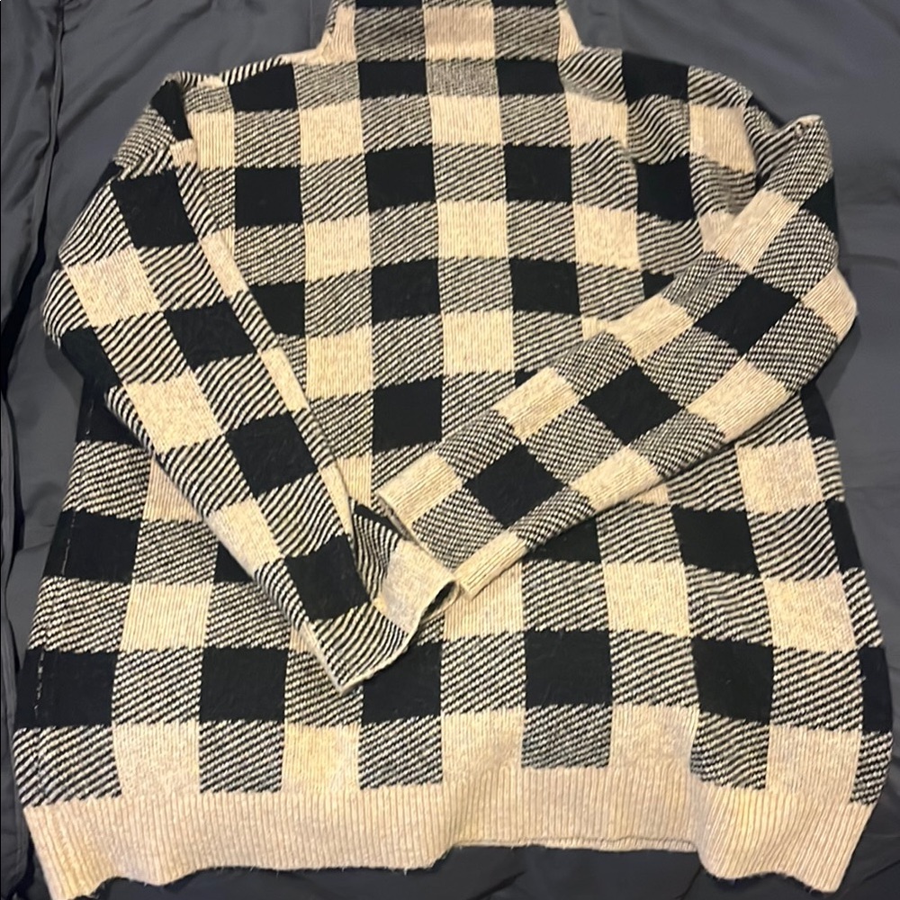 Plaid Turtleneck Sweater - Black and Beige